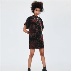 👗 Zara Floral Velvet Mock Neck Shift Dress